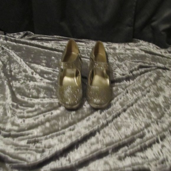 Bandolino Melizza Gold Heels Size 8M $25 - Picture 4 of 11